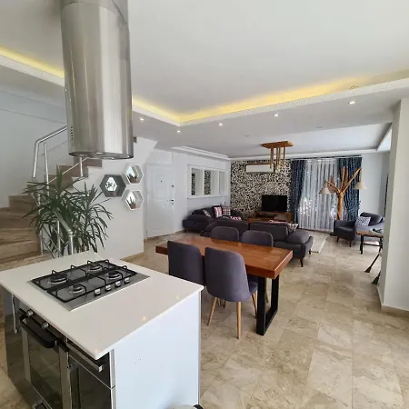 Hotel With Jacuzzi And Backyard In Kalkan
