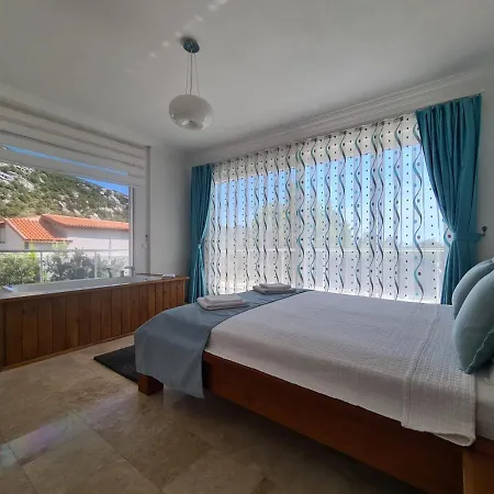 Hotel With Jacuzzi And Backyard In Kalkan
