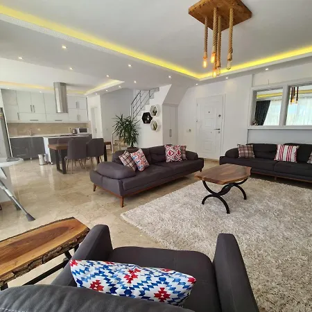 Hotel With Jacuzzi And Backyard In Kalkan